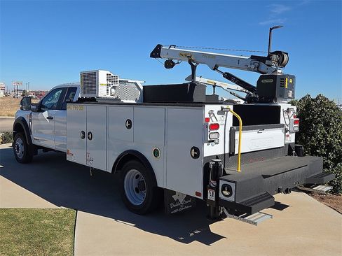 New 2024 Ford F550 4x4 SuperCab Super Duty image 3