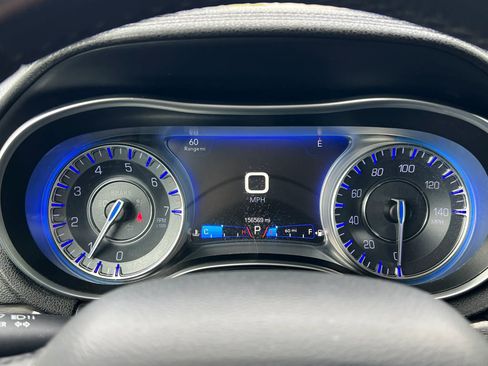 Used 2018 Chrysler 300 Touring w/ Chrome Appearance Package image 23