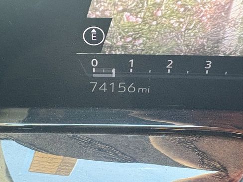 Used 2021 Cadillac Escalade ESV Premium Luxury image 15