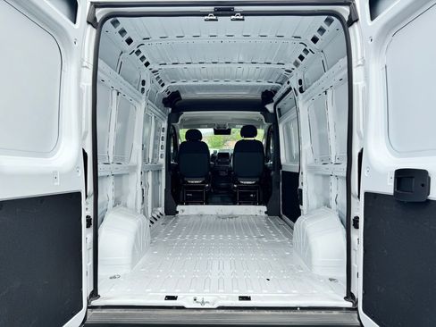 New 2026 RAM ProMaster 2500 w/ Upfitter's Prep Package FWD image 14