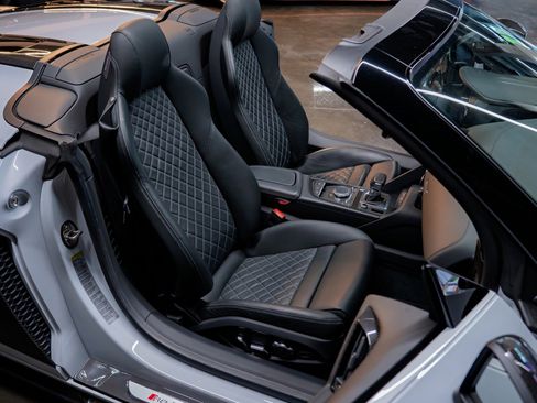 Used 2021 Audi R8 V10 performance image 11