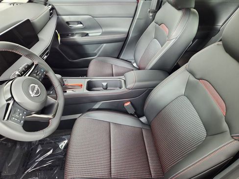 New 2026 Nissan Kicks SR w/ Cold Weather Package AWD/4WD image 9