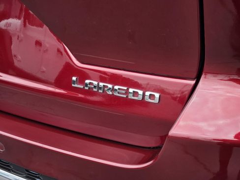 Used 2023 Jeep Grand Cherokee Laredo RWD image 34