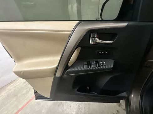 Used 2013 Toyota RAV4 Limited AWD/4WD image 17