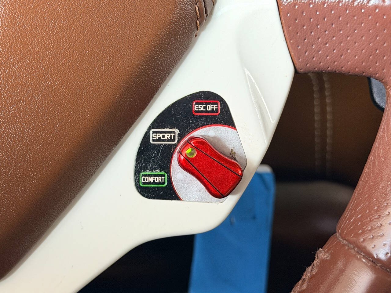 Used 2012 Ferrari California RWD image 43