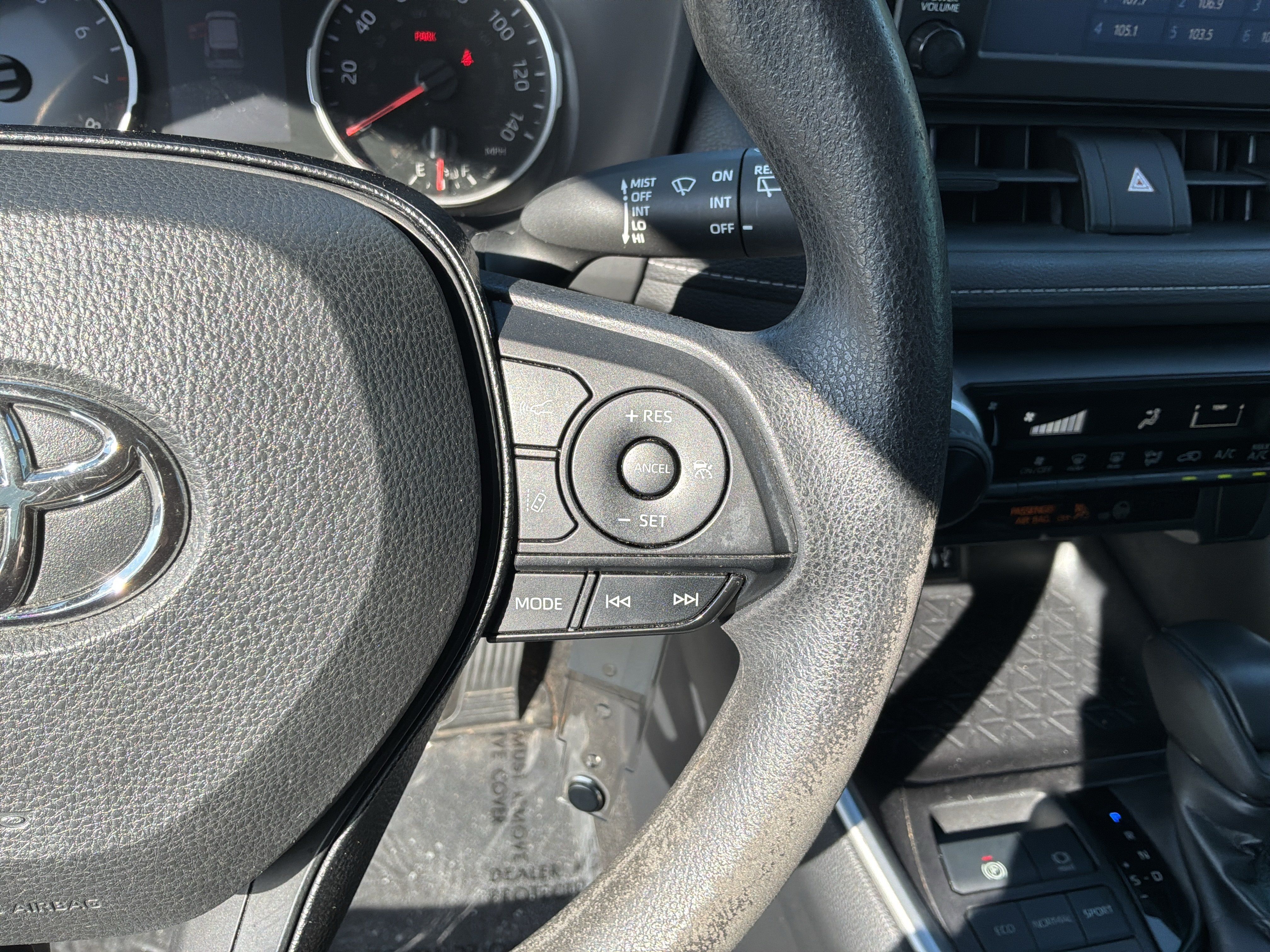 Used 2019 Toyota RAV4 LE FWD image 23