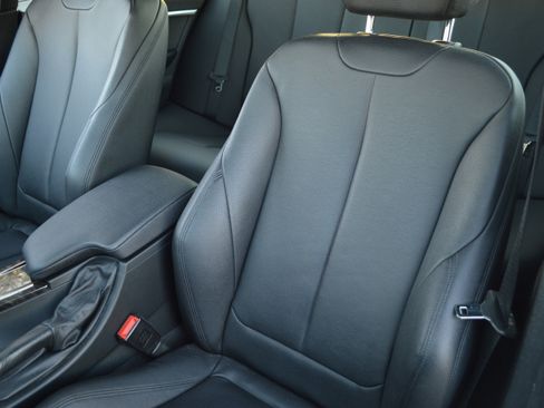 Used 2017 BMW 330i Sedan image 28