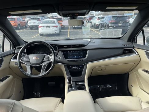 Used 2019 Cadillac XT5 Base image 23