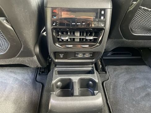 Used 2023 Jeep Grand Cherokee L Limited AWD/4WD image 21