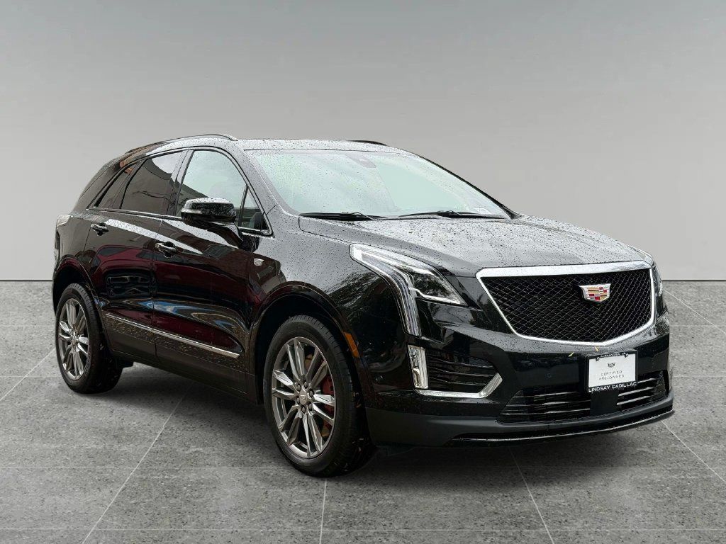 Certified 2026 Cadillac XT5 Sportv w/ LPO, Floor Liner Package AWD/4WD image 9