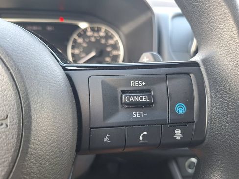 Used 2023 Nissan Rogue SV FWD image 13