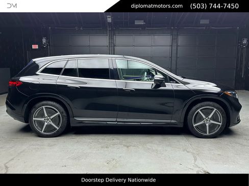 Used 2023 Mercedes-Benz EQS 580 4MATIC SUV image 8