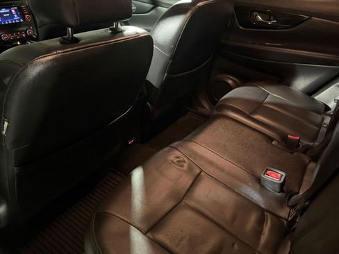 Used 2020 Nissan Rogue SL w/ Premium Package image 22