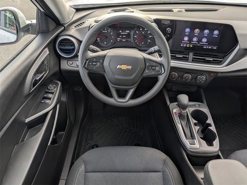 Certified 2025 Chevrolet Trax LS w/ LS Convenience Package image 17