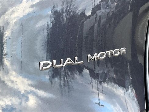 Used 2020 Tesla Model Y Long Range image 30