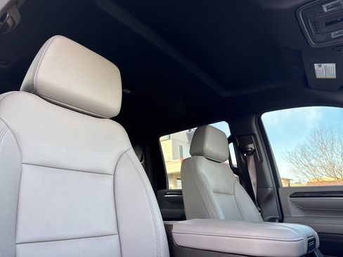 Used 2024 Chevrolet Silverado 3500 LTZ w/ LTZ Convenience Package image 18