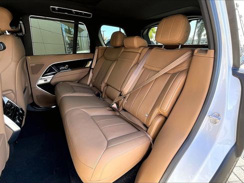 New 2026 Land Rover Range Rover SE image 10