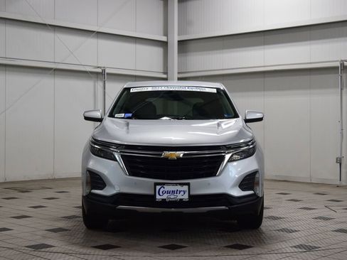 Used 2022 Chevrolet Equinox LT FWD image 2