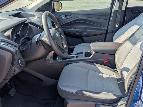 Used 2019 Ford Escape S image 10
