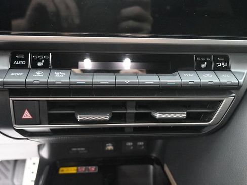Used 2026 Toyota Camry XSE AWD/4WD image 31