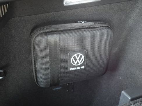 Used 2022 Volkswagen Tiguan SE R-Line image 36