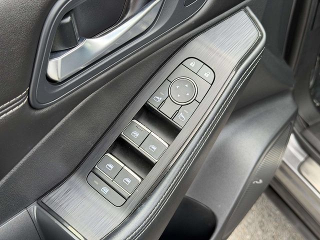 Used 2023 Nissan Rogue SL AWD/4WD image 16