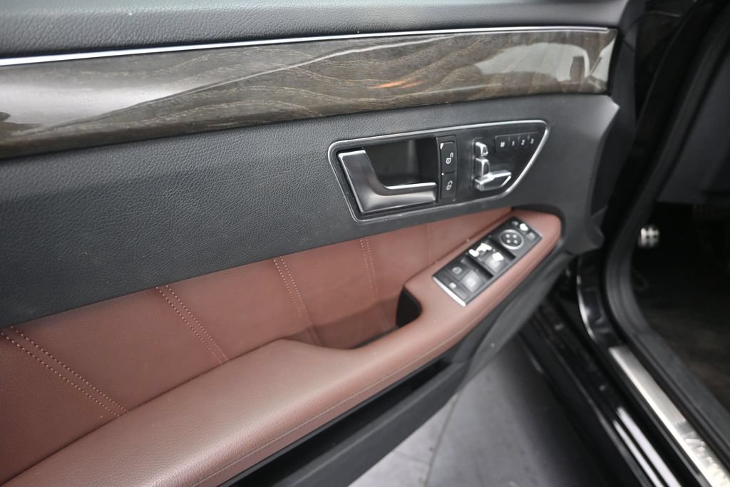 Used 2016 Mercedes-Benz E 350 4MATIC Sedan image 11