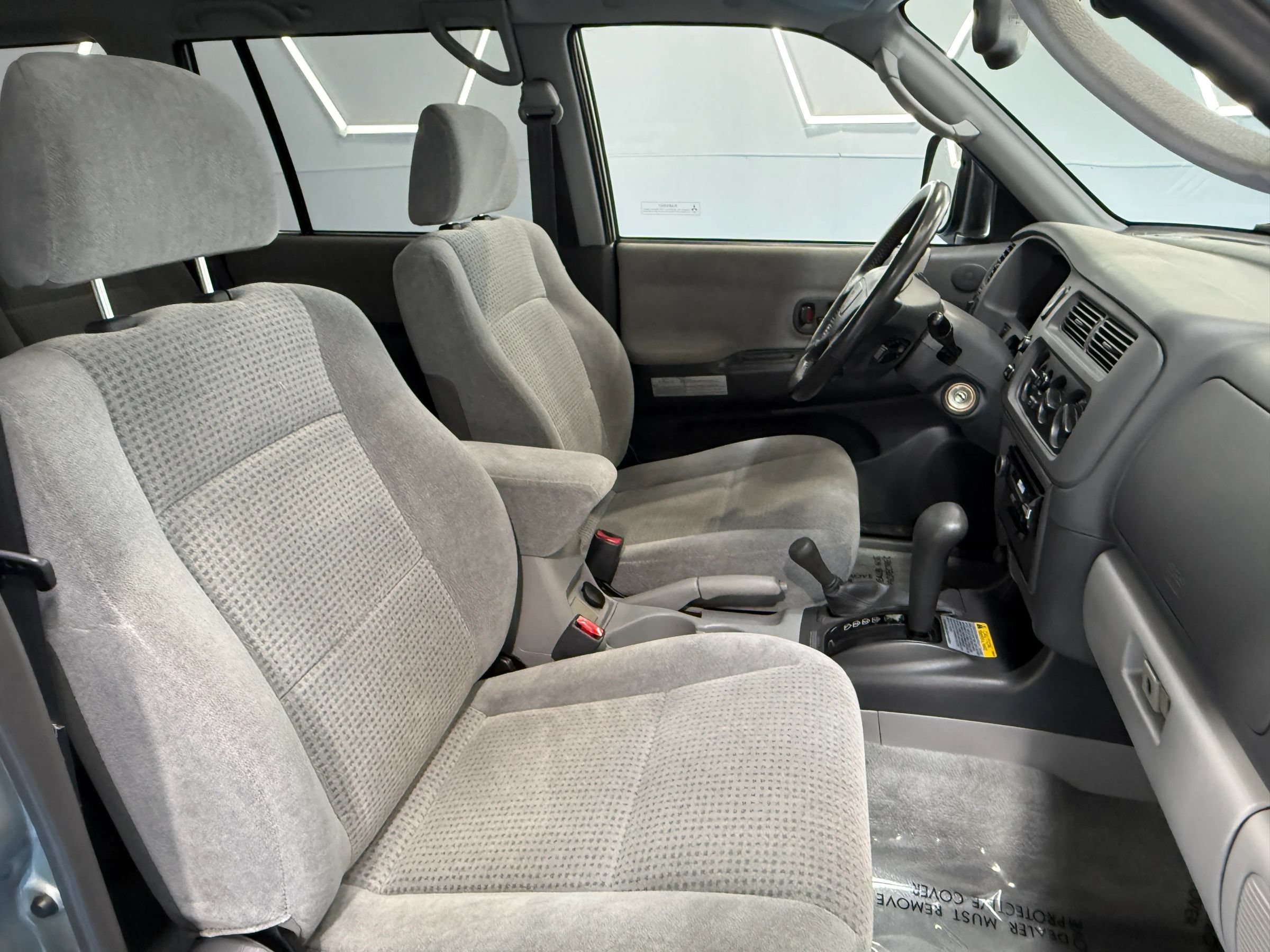 Used 2000 Mitsubishi Montero Sport XLS AWD/4WD image 26