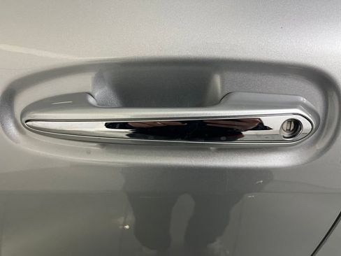 Used 2024 Toyota Sienna XLE image 38