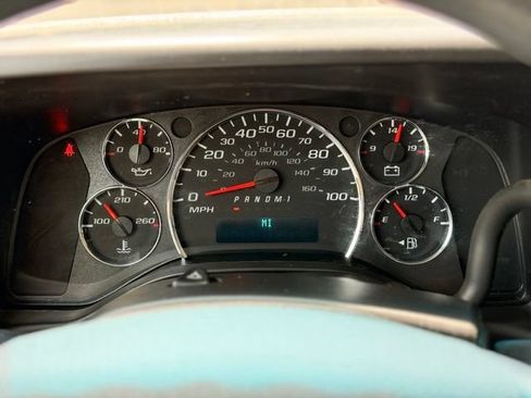 Used 2016 Chevrolet Express 2500 RWD image 8
