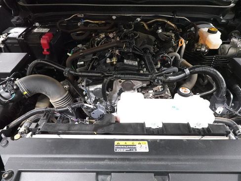 Used 2025 Toyota Tacoma TRD Off-Road image 32