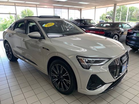 Used 2021 Audi e-tron Premium w/ Black Optic Package AWD/4WD image 4