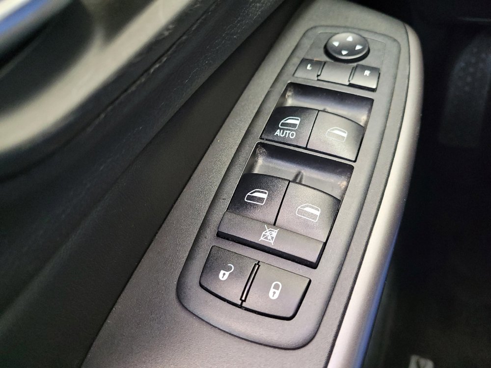 Used 2019 Jeep Cherokee Latitude w/ Popular Appearance Group AWD/4WD image 27