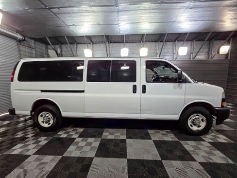 Used 2019 Chevrolet Express 3500 LS image 9