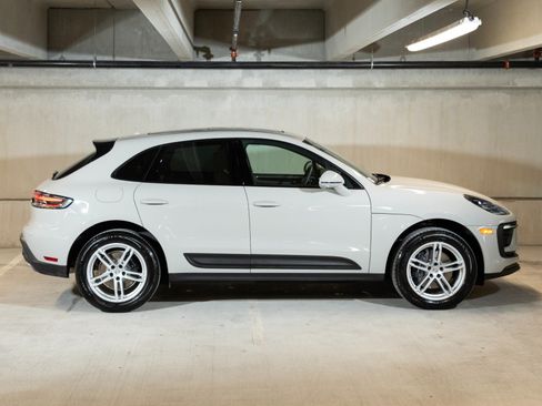 Certified 2026 Porsche Macan AWD/4WD image 8