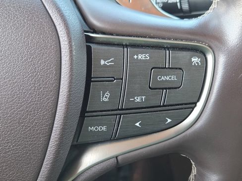 Used 2018 Lexus LS 500 AWD image 17