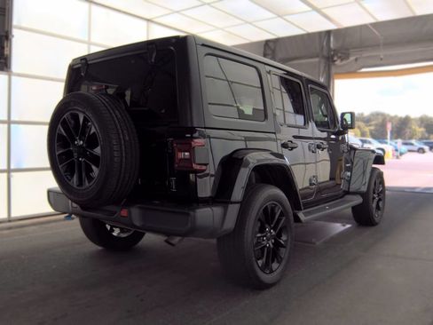 Used 2022 Jeep Wrangler Unlimited Sahara w/ Cold Weather Group AWD/4WD image 2