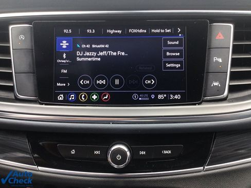 Used 2022 Buick Enclave Essence image 27