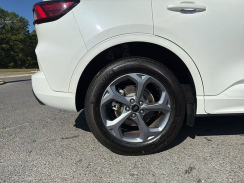 Used 2024 Ford Escape ST-Line w/ Tech Pack #1 image 7