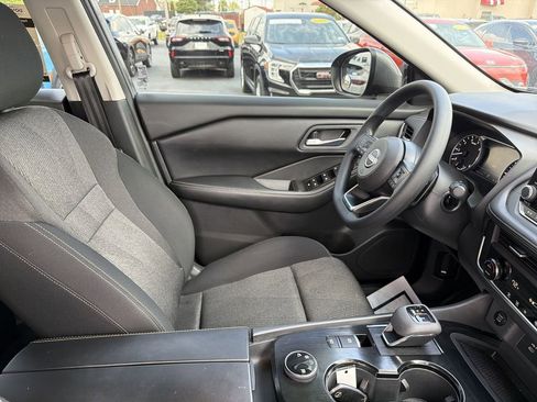 Used 2024 Nissan Rogue SV AWD/4WD image 15