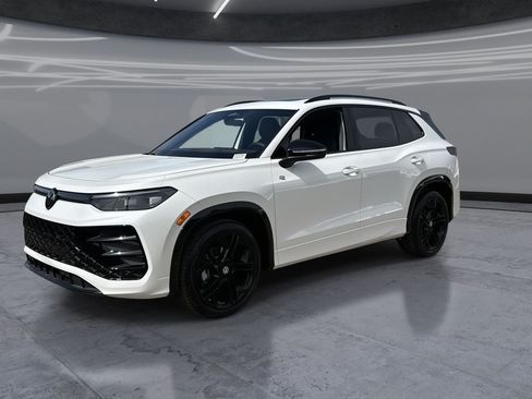 New 2026 Volkswagen Tiguan SE R-Line FWD image 3