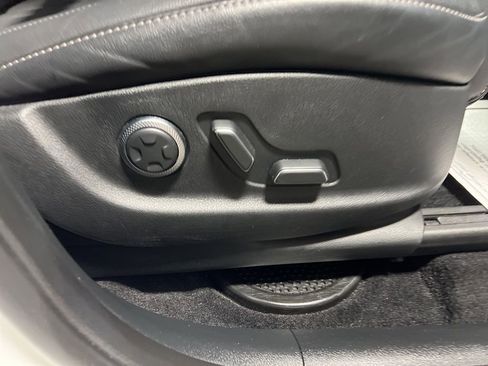 Used 2024 Genesis GV80 2.5T image 11