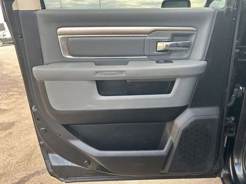 Used 2017 RAM 1500 Classic SLT w/ SLT Plus D←cor Group image 32