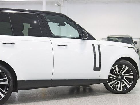 Used 2023 Land Rover Range Rover SE image 12