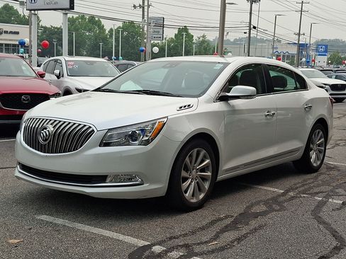 Used 2016 Buick LaCrosse Leather w/ Experience Buick Package FWD image 2