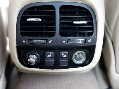 Used 2004 Jaguar XJ8 image 40