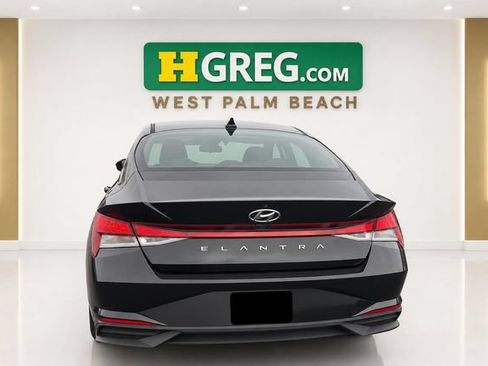 Used 2021 Hyundai Elantra SEL w/ Cargo Package FWD image 11