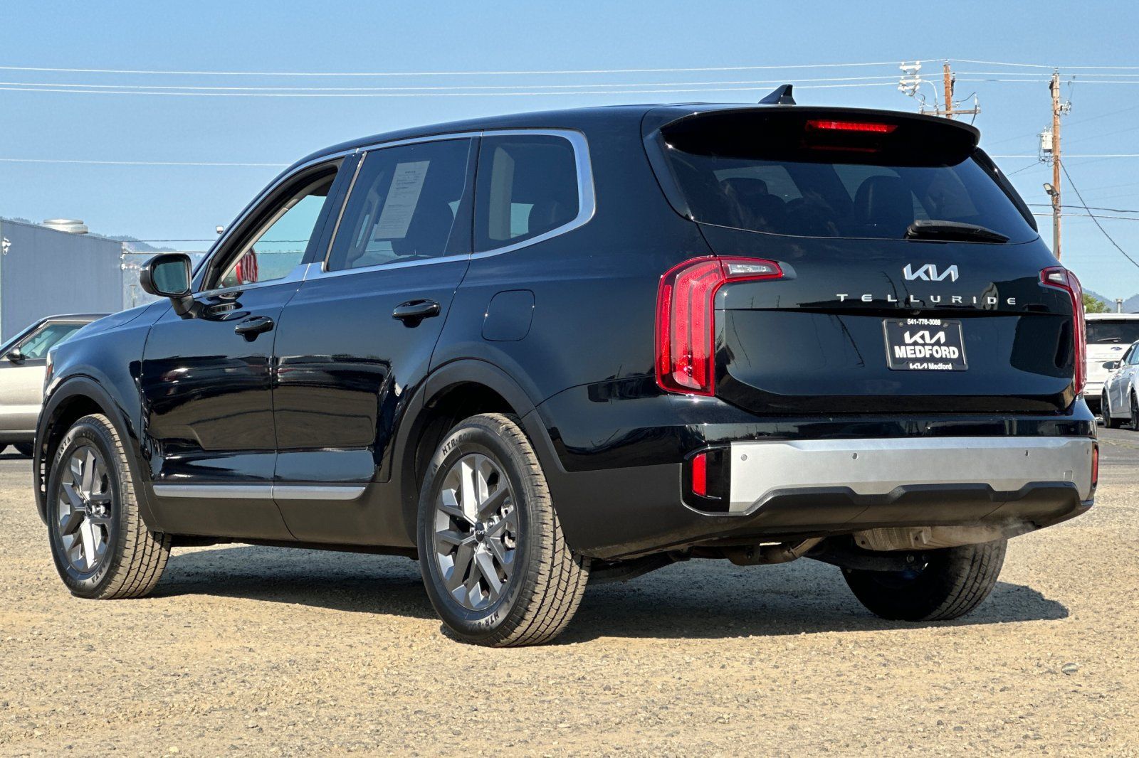 Used 2024 Kia Telluride LX FWD image 7