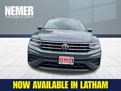 Certified 2024 Volkswagen Tiguan SE AWD/4WD image 6