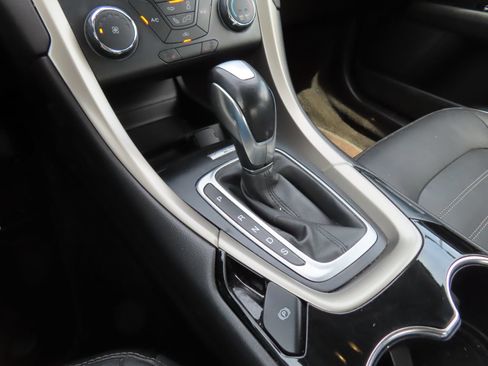 Used 2014 Ford Fusion SE w/ Equipment Group 202A FWD image 24